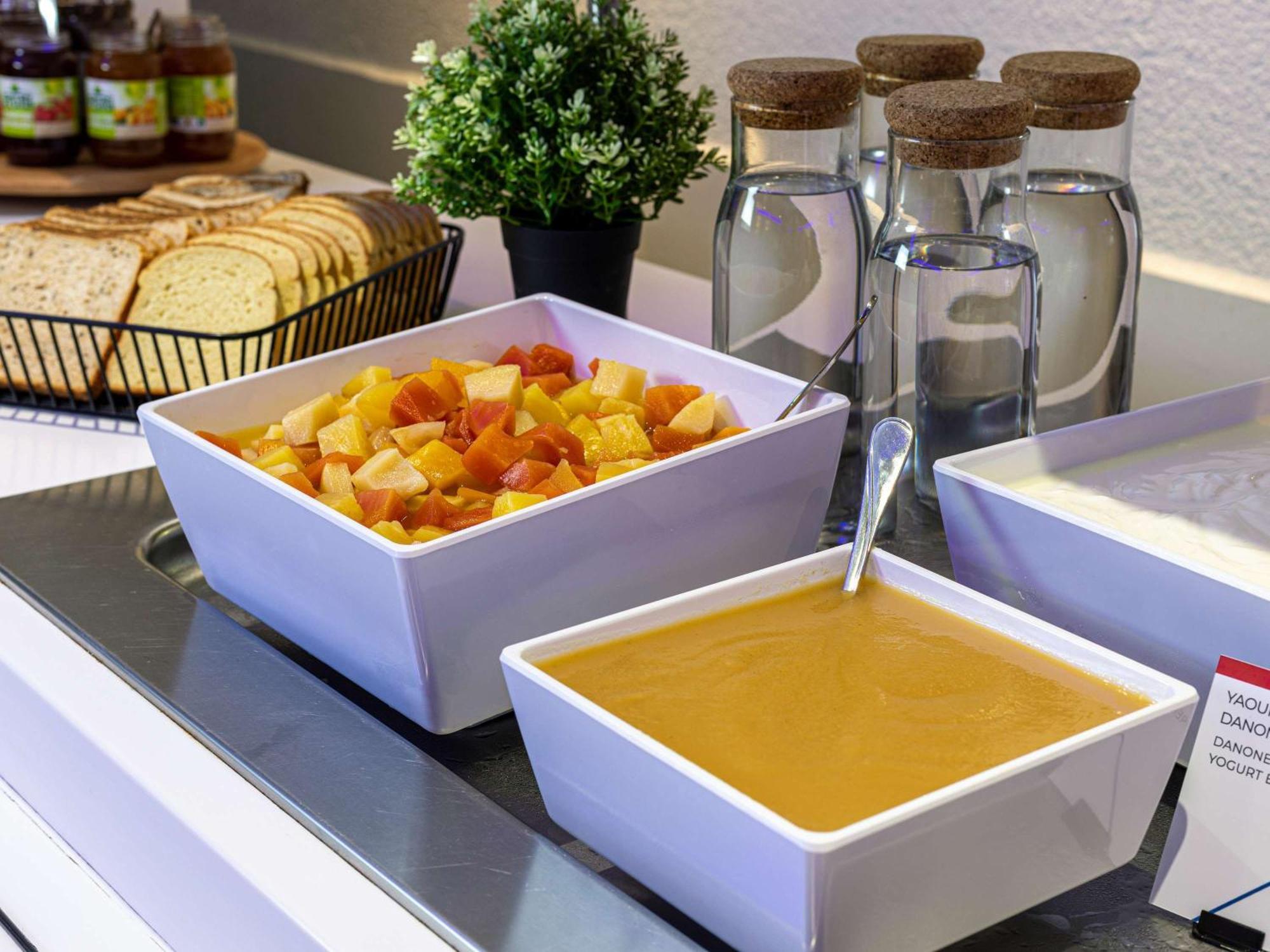Ibis Budget Caen Mondeville Екстериор снимка